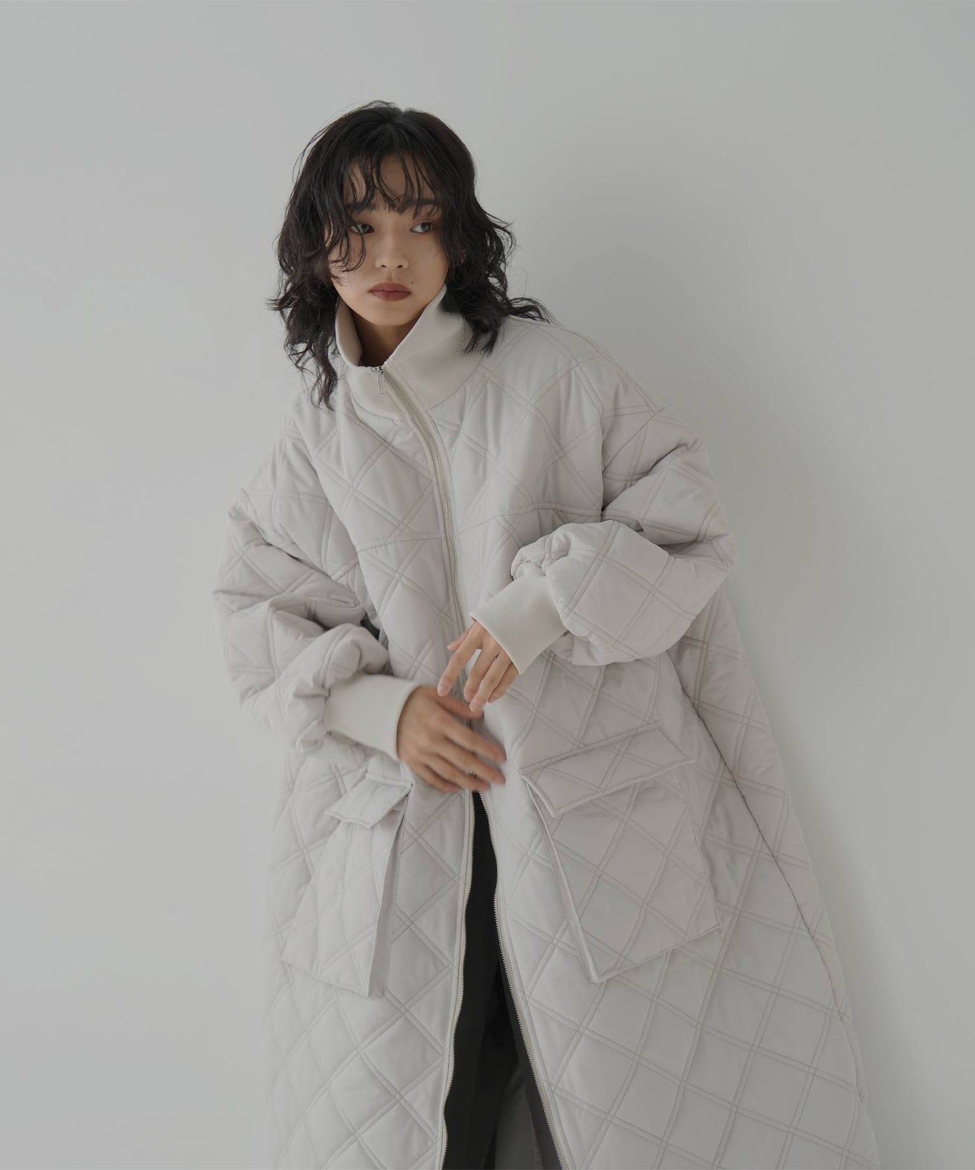 ACUTAマットタフタキルティングロングダウン 2024 AWアウターコレクション – ACUTA