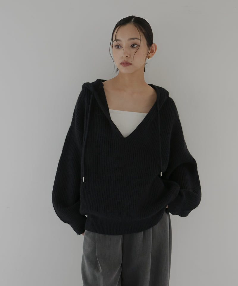 フード付きニットプルオーバー