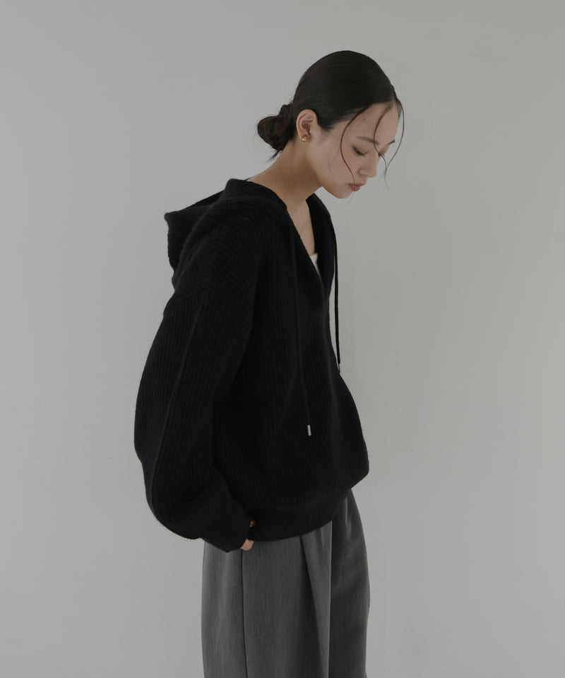 フード付きニットプルオーバー