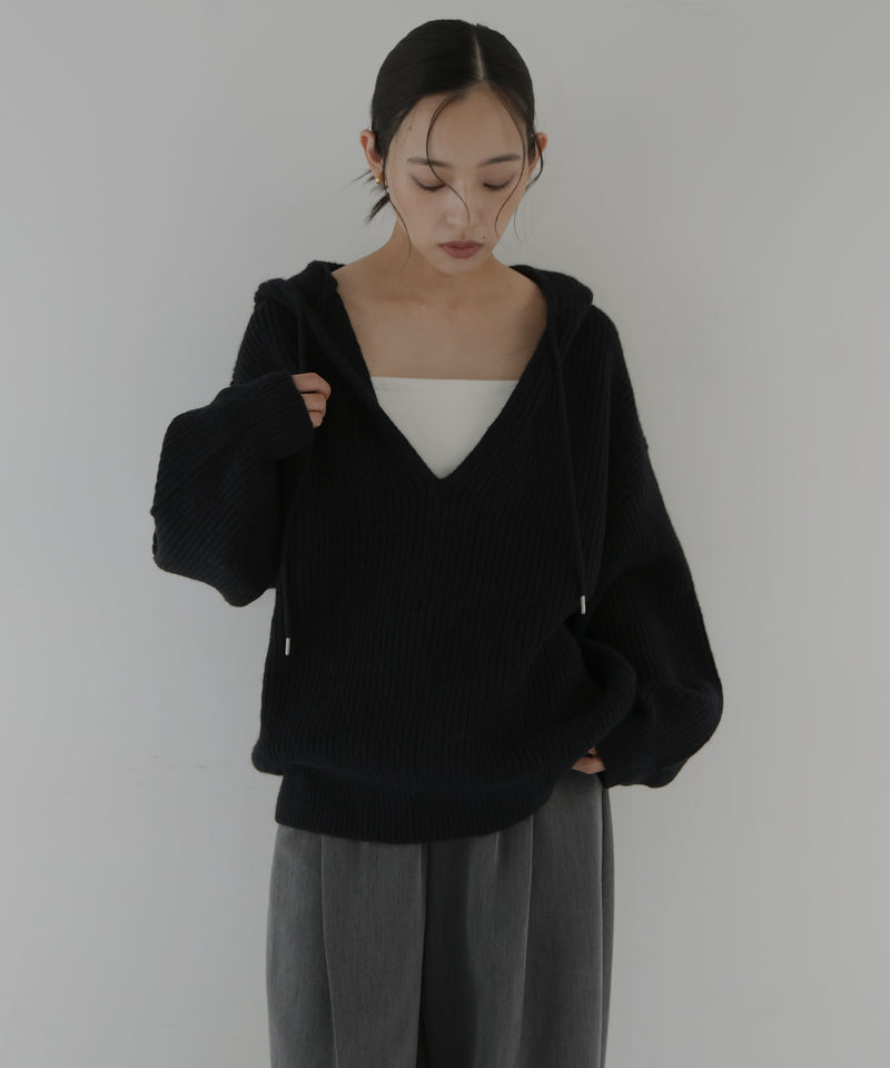 フード付きニットプルオーバー