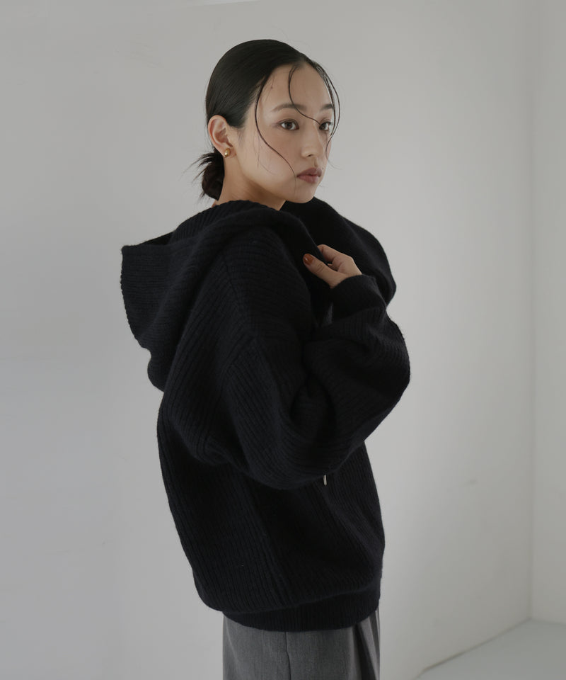 フード付きニットプルオーバー