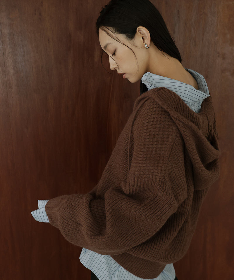 フード付きニットプルオーバー