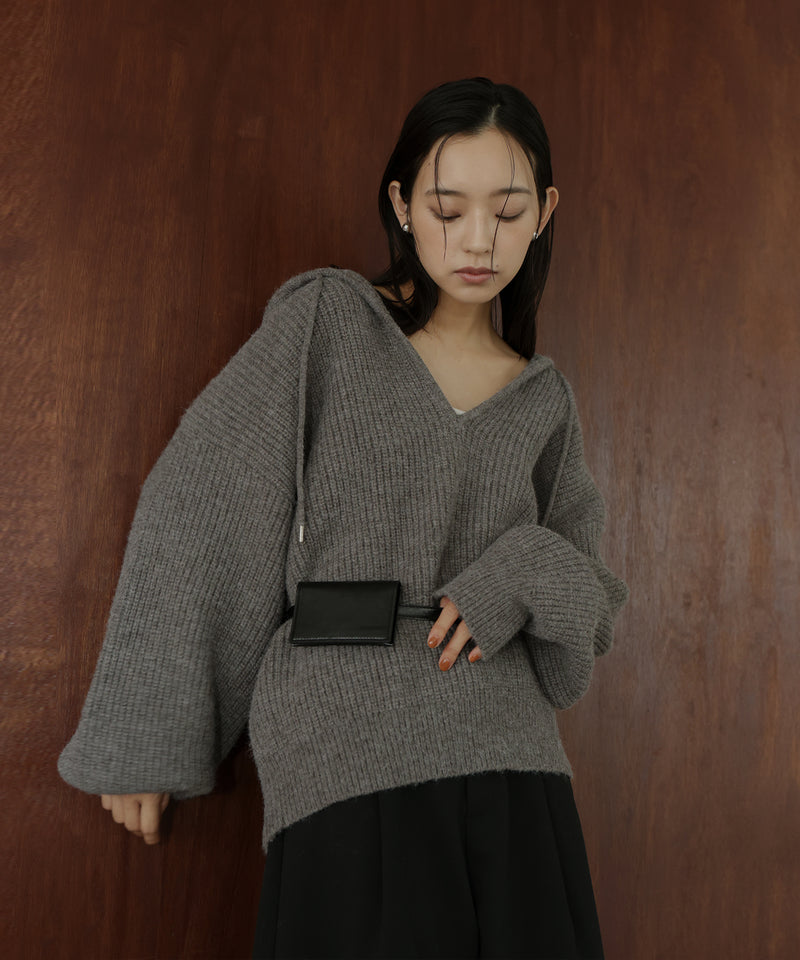 フード付きニットプルオーバー