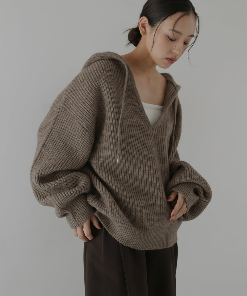 フード付きニットプルオーバー