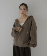 フード付きニットプルオーバー