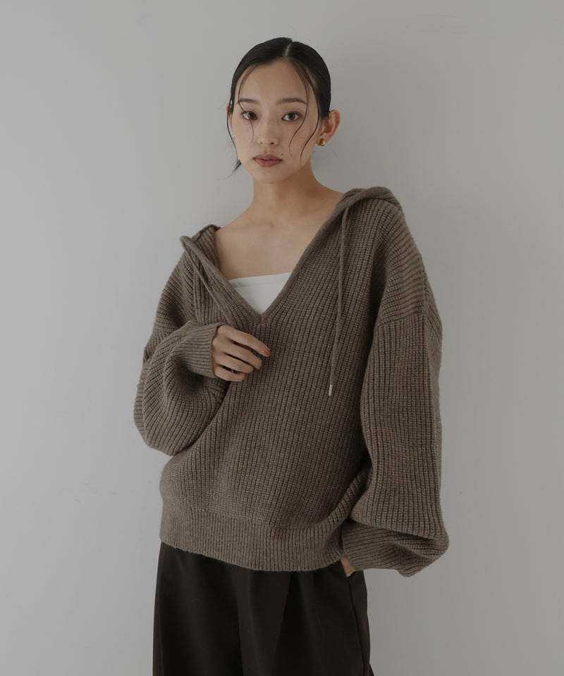フード付きニットプルオーバー