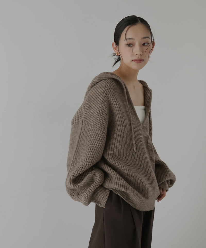 フード付きニットプルオーバー