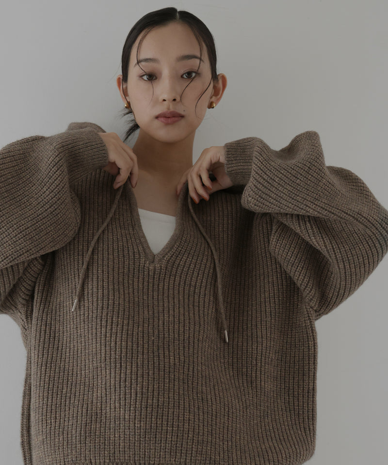 フード付きニットプルオーバー