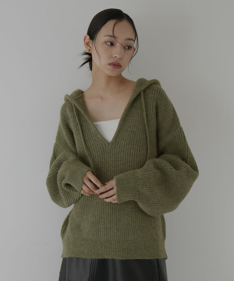 フード付きニットプルオーバー