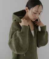 フード付きニットプルオーバー