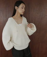 フード付きニットプルオーバー