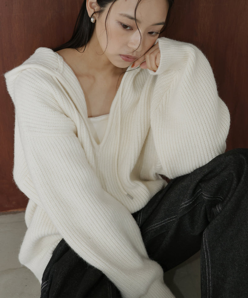 フード付きニットプルオーバー