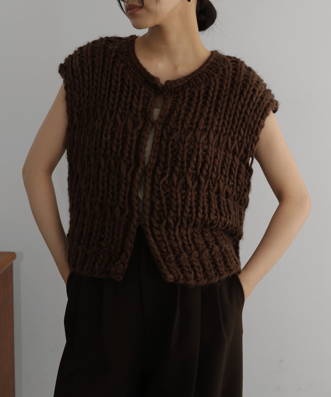 田中日菜着用アイテム】ハンドニットロービングベスト – hellam