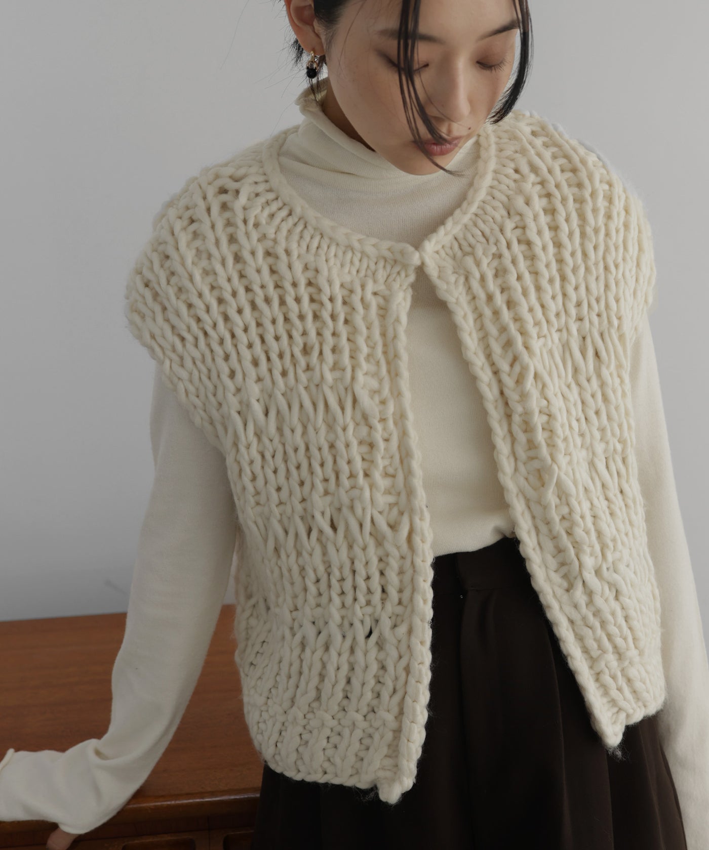 田中日菜着用アイテム】ハンドニットロービングベスト – hellam