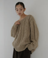 ケーブルVネックニットプルオーバー