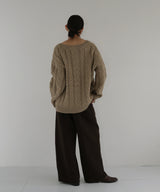 ケーブルVネックニットプルオーバー