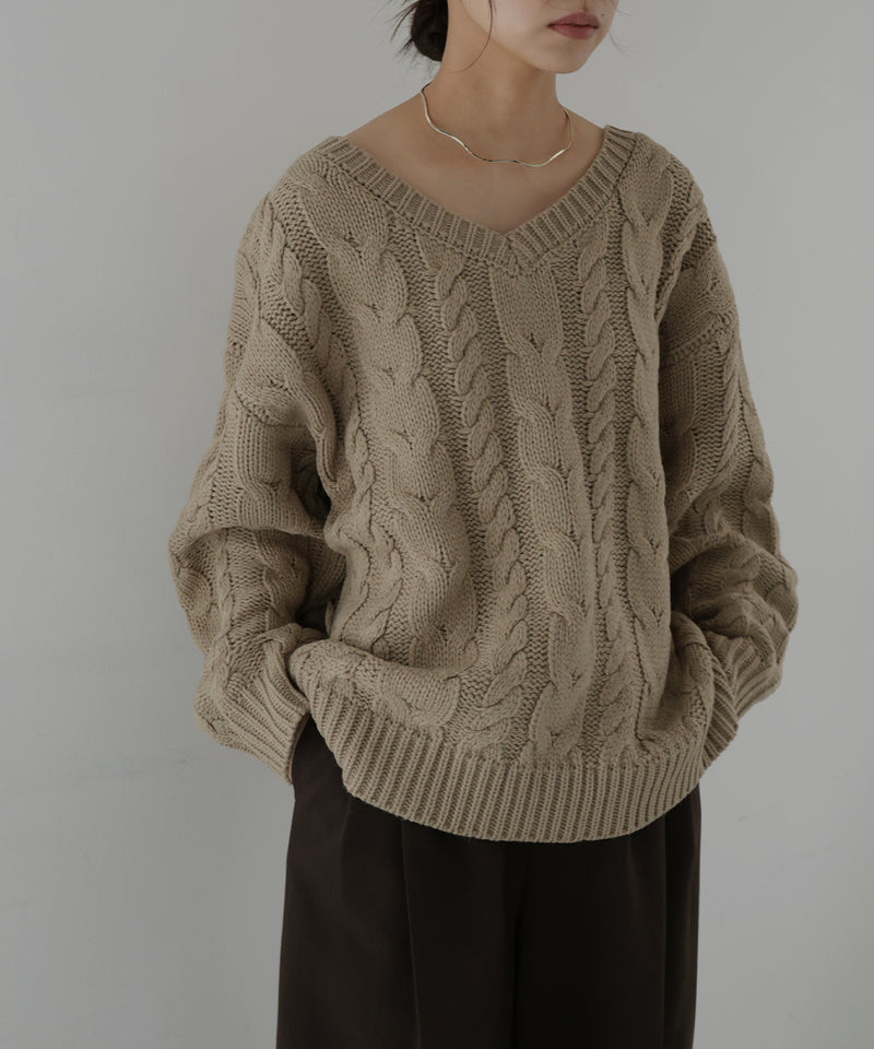 ケーブルVネックニットプルオーバー