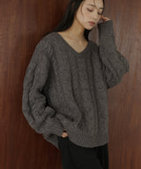 ケーブルVネックニットプルオーバー