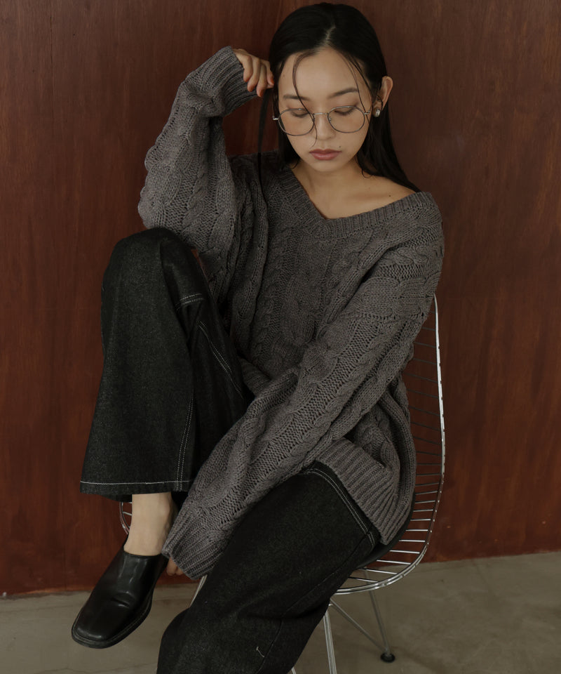 ケーブルVネックニットプルオーバー