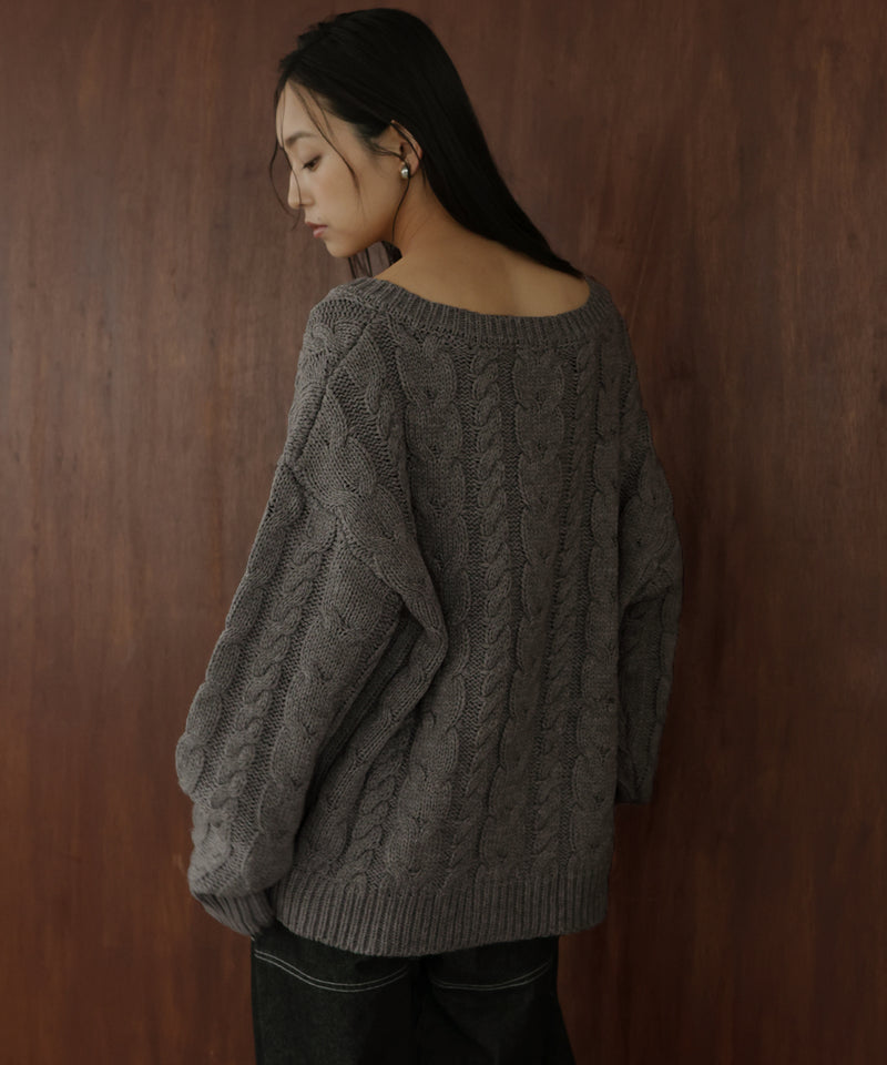 ケーブルVネックニットプルオーバー