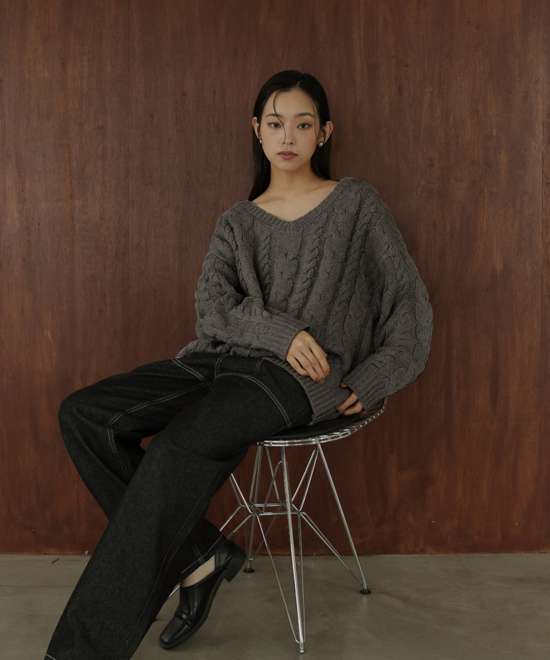 ケーブルVネックニットプルオーバー