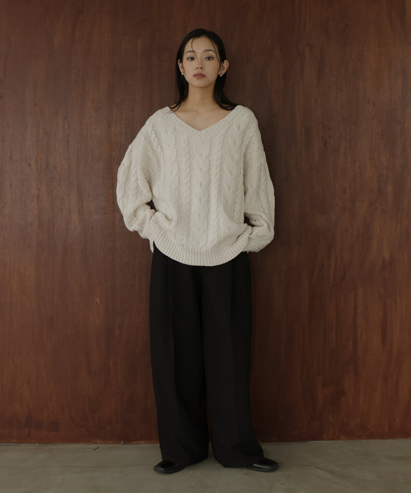 ケーブルVネックニットプルオーバー