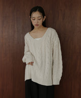 ケーブルVネックニットプルオーバー