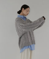 ケーブルVネックニットプルオーバー