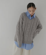 ケーブルVネックニットプルオーバー