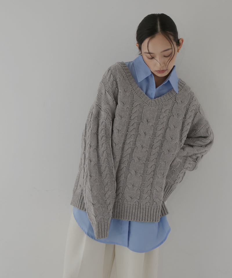 ケーブルVネックニットプルオーバー