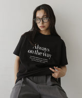 フロントロゴプリントTシャツ