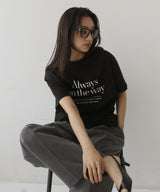 フロントロゴプリントTシャツ