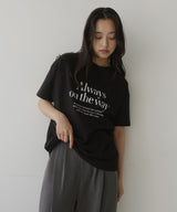 フロントロゴプリントTシャツ