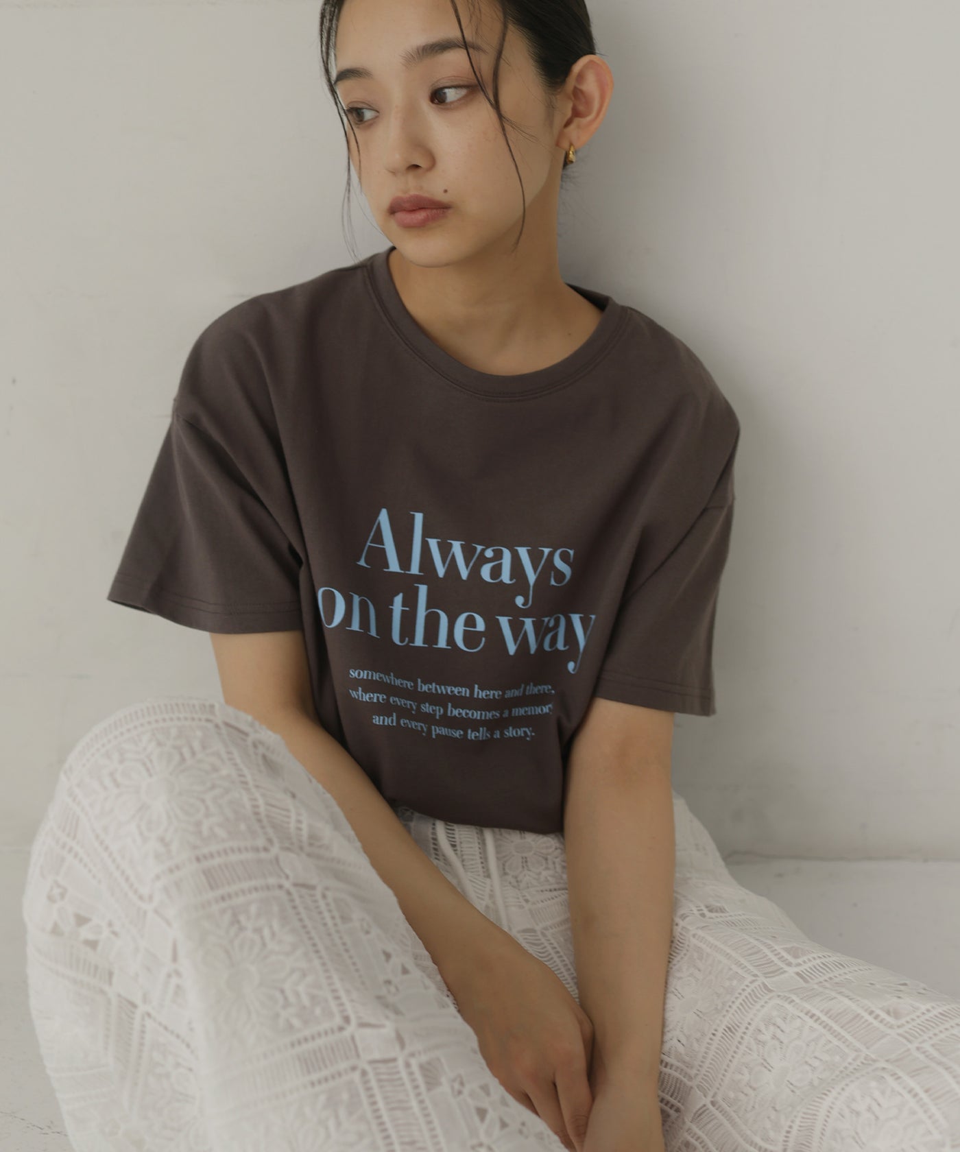 フロントロゴプリントTシャツ – hellam