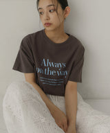 フロントロゴプリントTシャツ