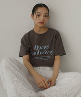 フロントロゴプリントTシャツ