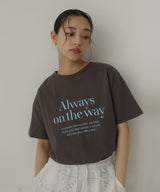 フロントロゴプリントTシャツ
