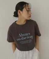 フロントロゴプリントTシャツ
