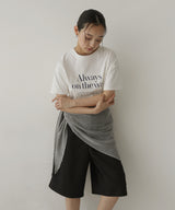 フロントロゴプリントTシャツ