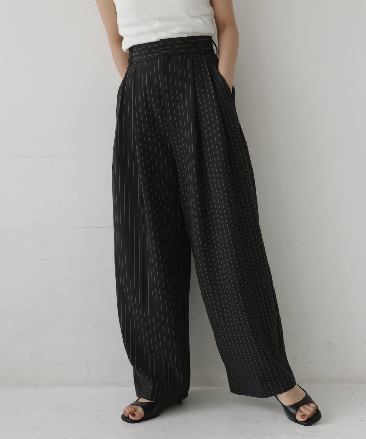 TRストライプタックワイドパンツ – hellam