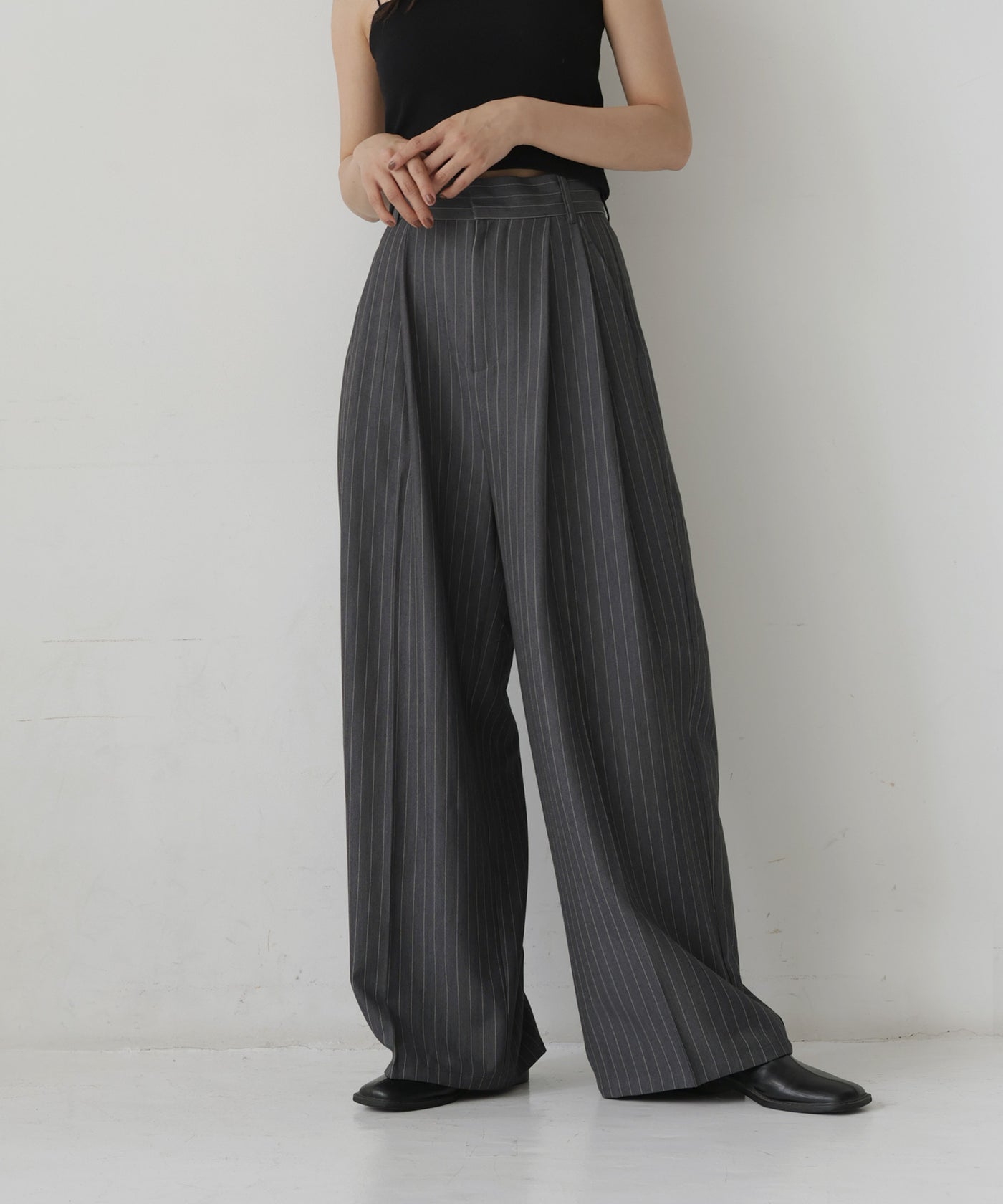 TRストライプタックワイドパンツ – hellam