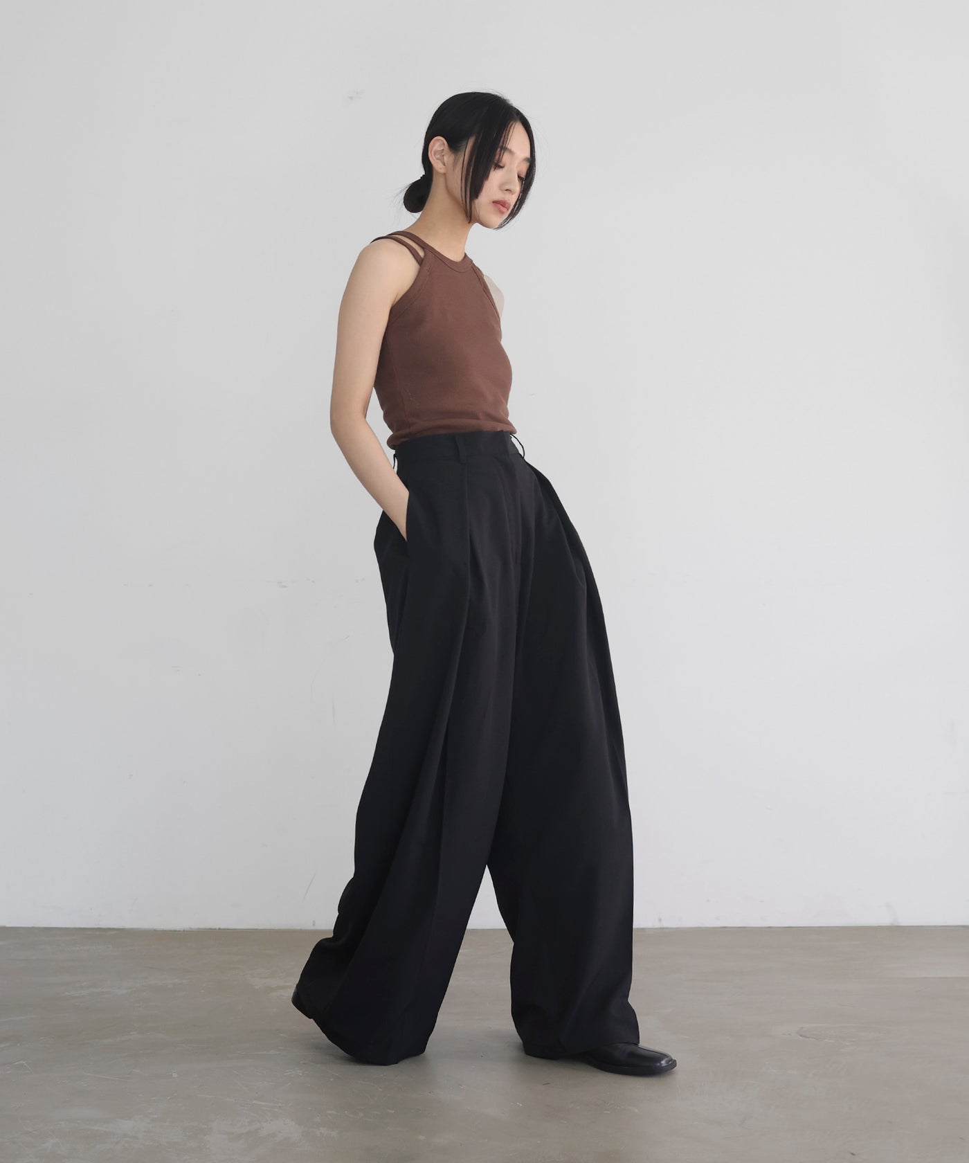 クレープ タックワイドパンツ – hellam