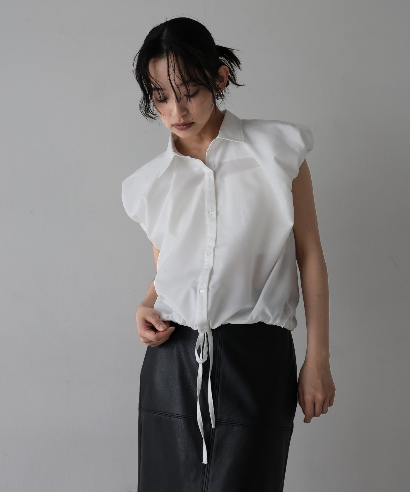 パフショルダーコンパクトシャツ パフショルダーコンパクトシャツ – hellam