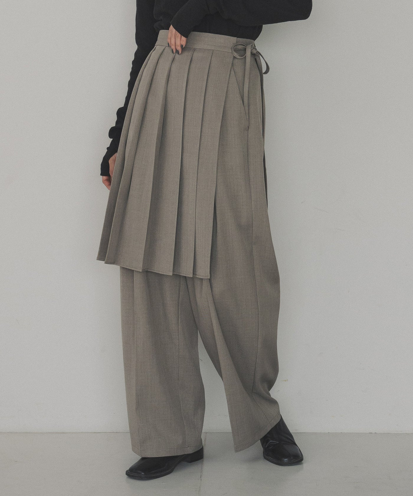 Paloma-wool レイヤードパネルパンツ　ラップスカートパンツ　36 Paloma-wool レイヤードパネルパンツ ラップスカートパンツ 36
