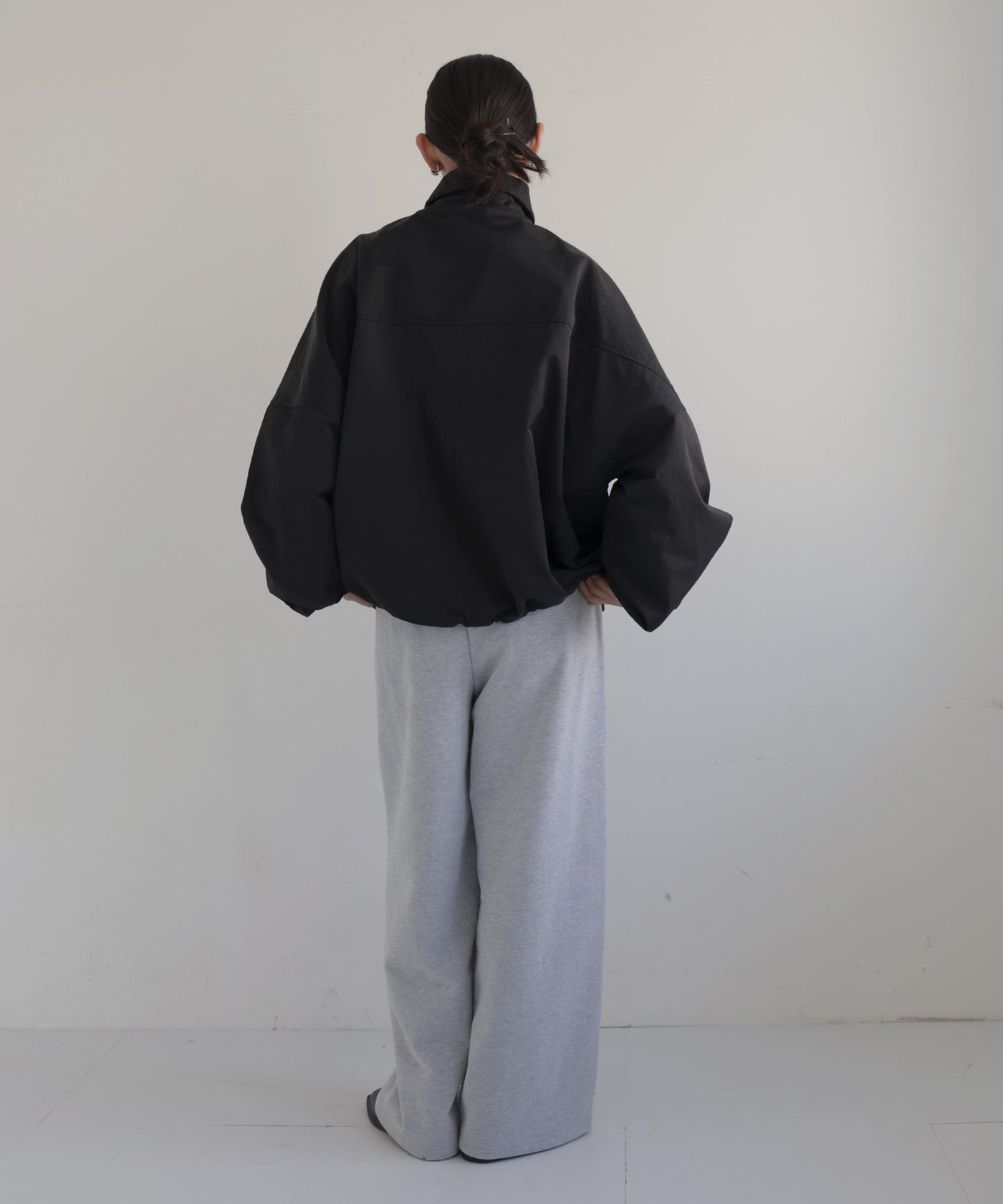 レオナール ジップジャケット 花 トリム チンストラップ スタンドカラー スタンドカラージップブルゾン◇ブルゾン ライトアウター