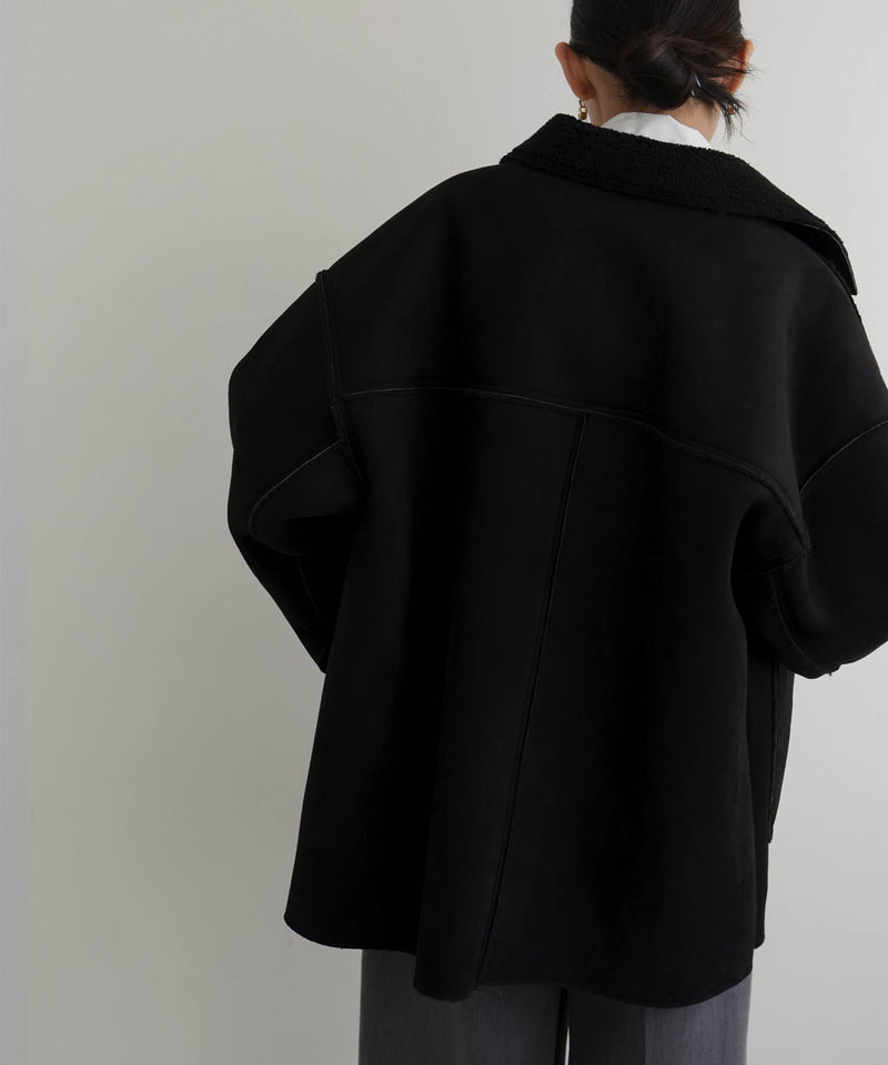 ムートンボアリバーシブルコート