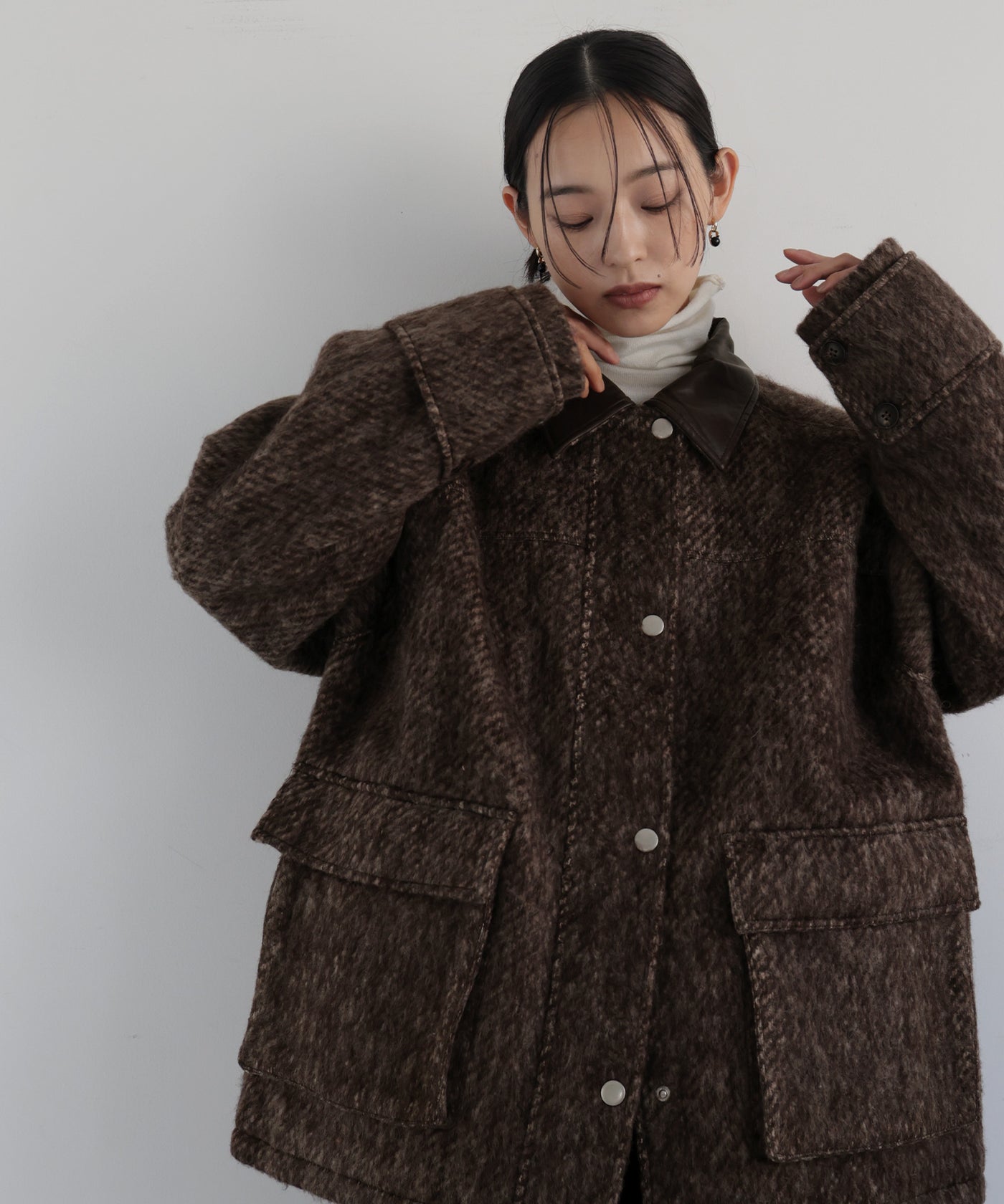 10月下旬お届け】レザーカラーシャギーコート – hellam