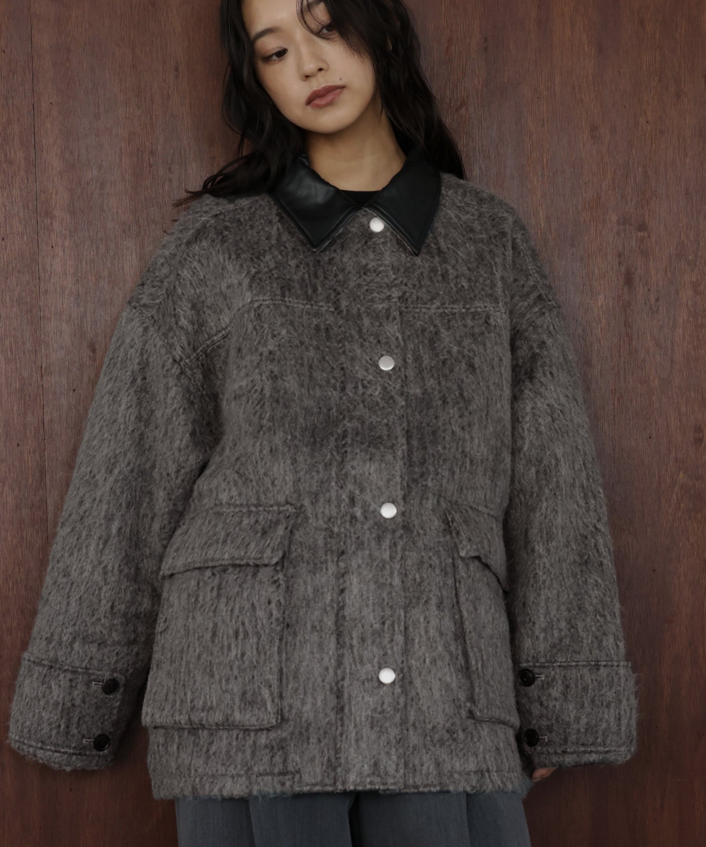10月下旬お届け】レザーカラーシャギーコート – hellam