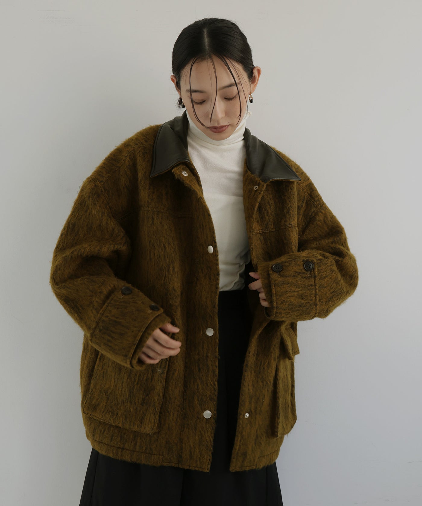 10月下旬お届け】レザーカラーシャギーコート – hellam