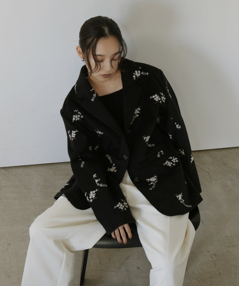 フラワーエンブロイダリーテーラードジャケット